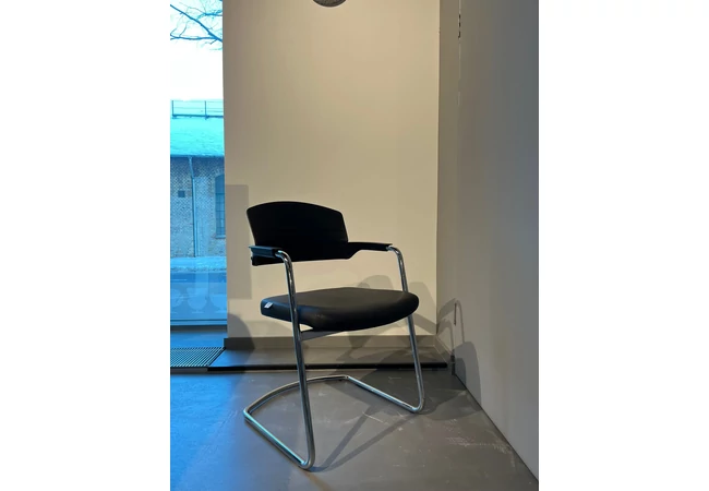 LML tárgyalószék, fekete